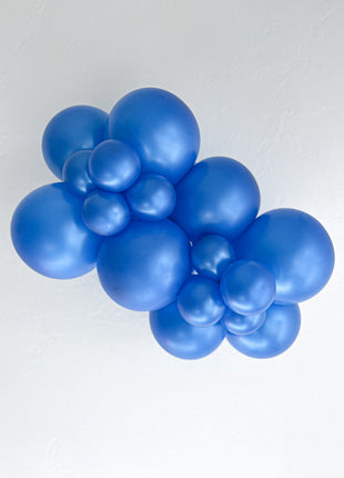 11in Tuftex Metallic Blue 100ct